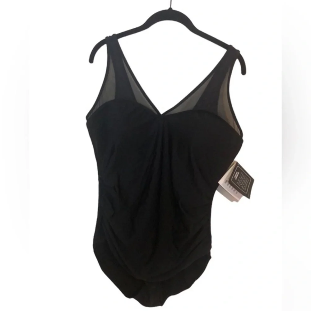 NWT Classic Shape FX one piece plus size swimsuit size 16W